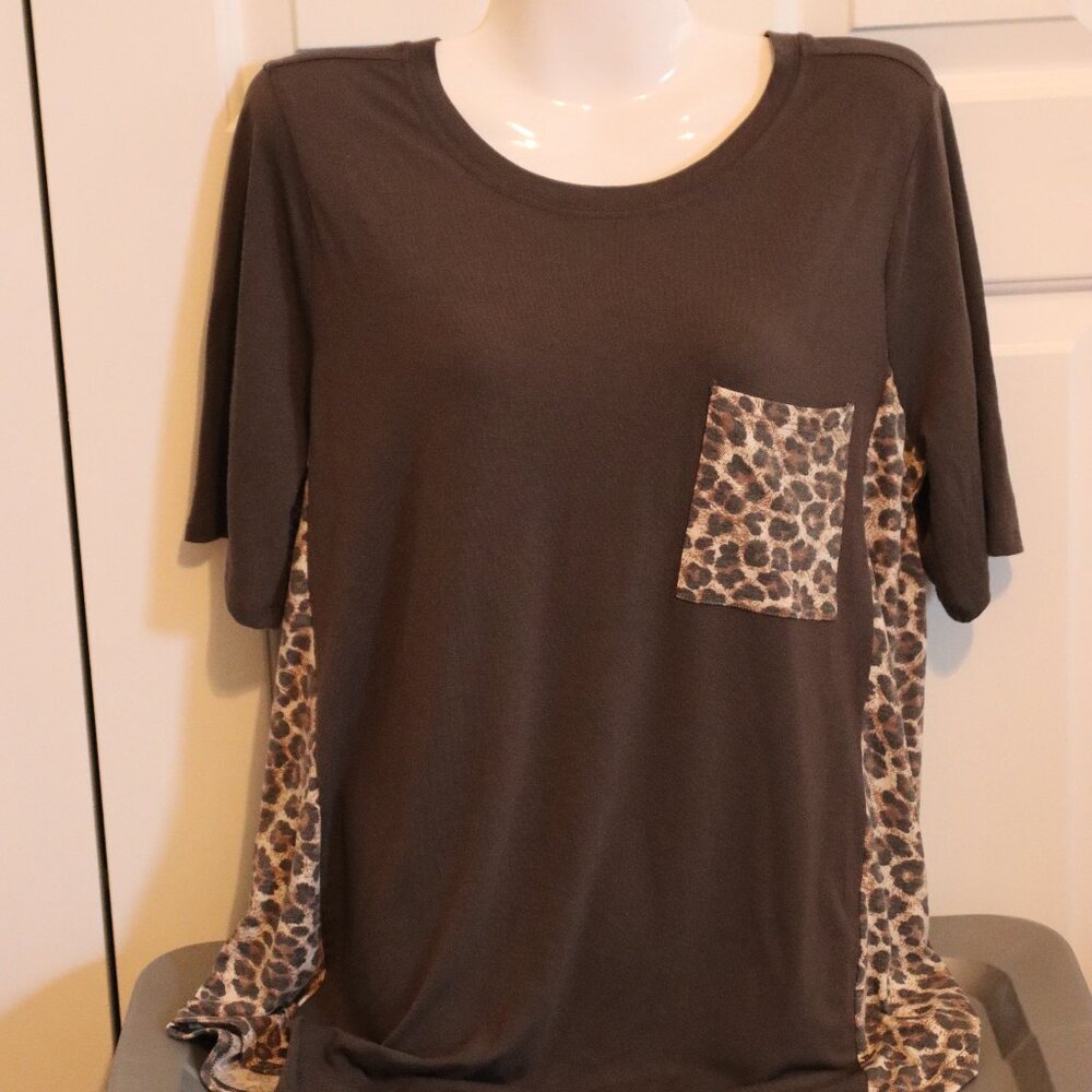Zenana Grey/Animal Print Short Sleeve Blouse XL Comfy Casual Neutral
